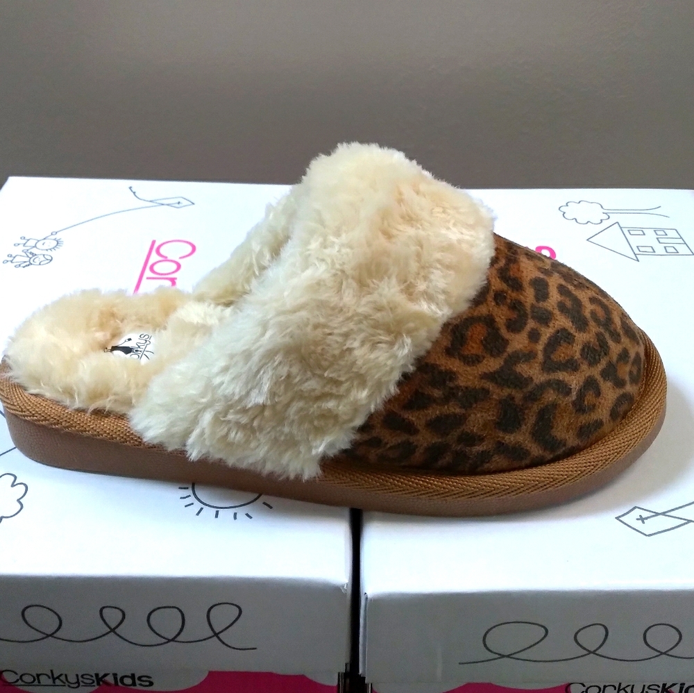 CORKYS KIDS NWT